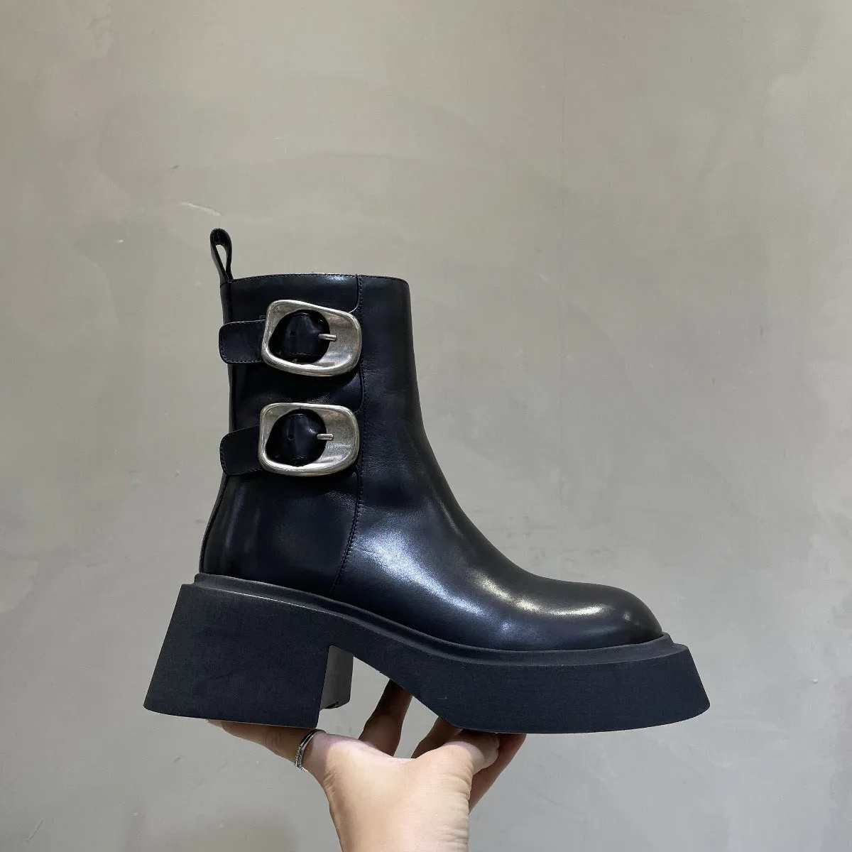 2025  Popularan Station popular Autumn and Winter New Thick-bottomed Fleece Warm Short Boots Premium Belt Buckle Martin Boots Women