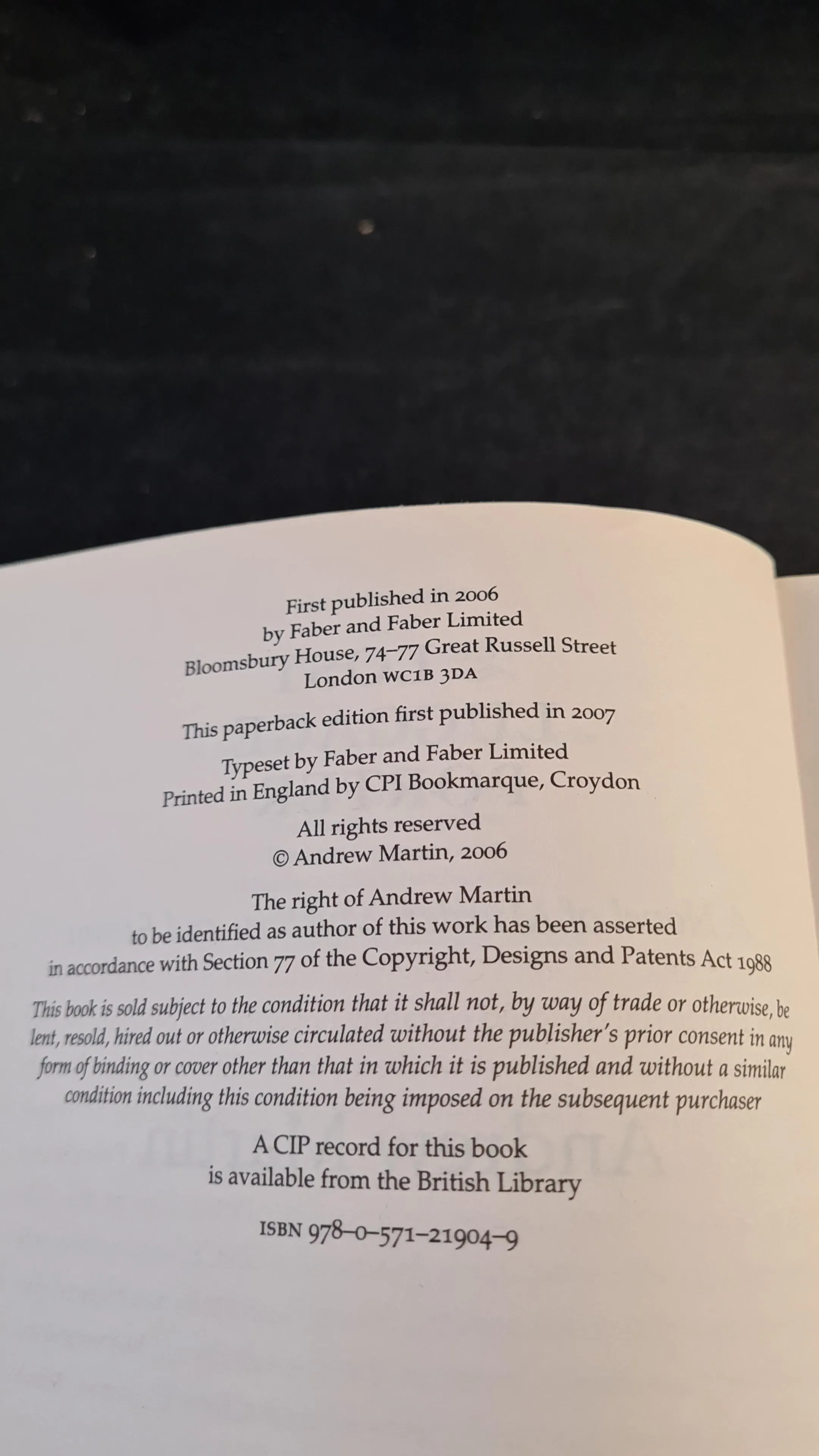 Andrew Martin - The Lost Luggage Porter, Faber & Faber, 2007, Paperbacks