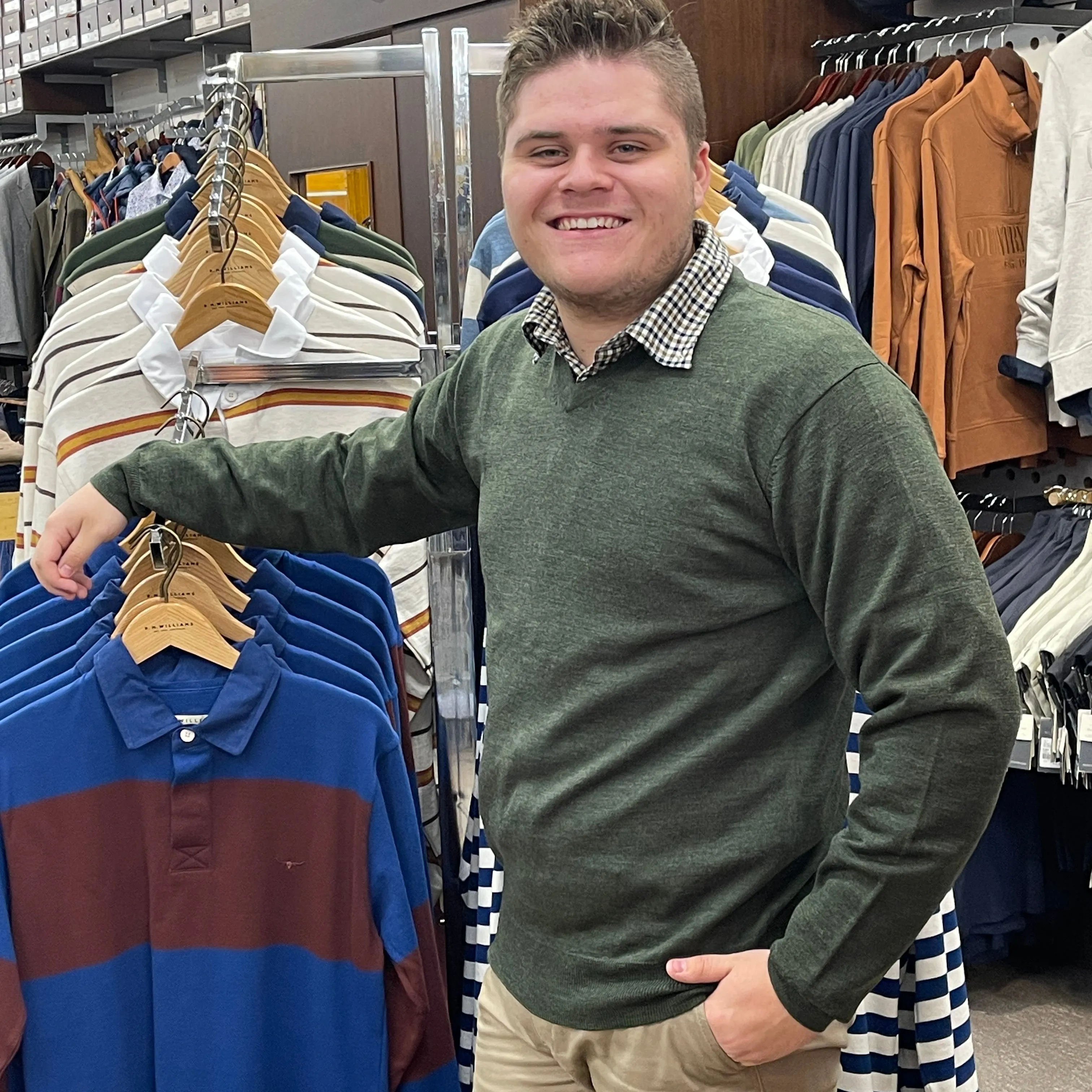 Ansett Clothing - Fine Weight Merino Wool V-Neck Pullover - Olive