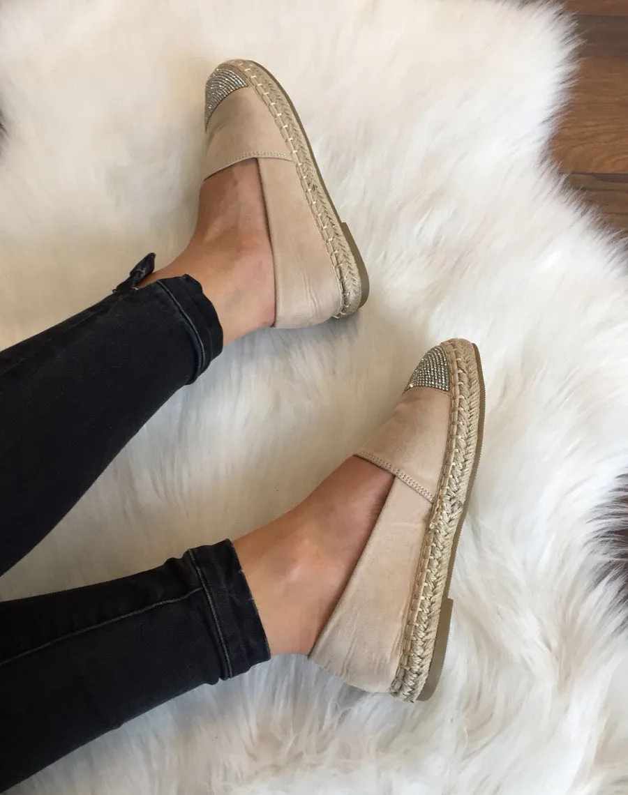 Espadrilles beiges en suédine ornées de strass