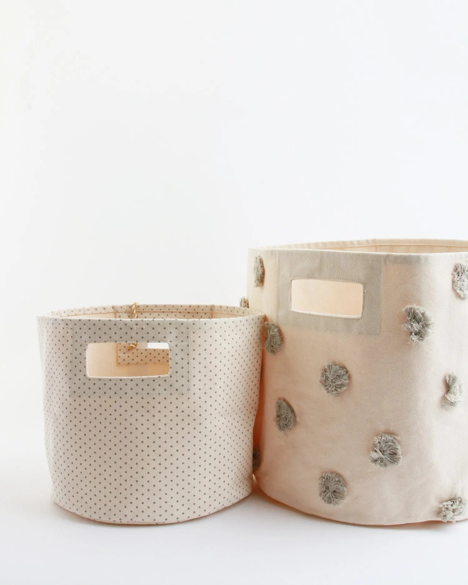 Grey Pin Dot Pint