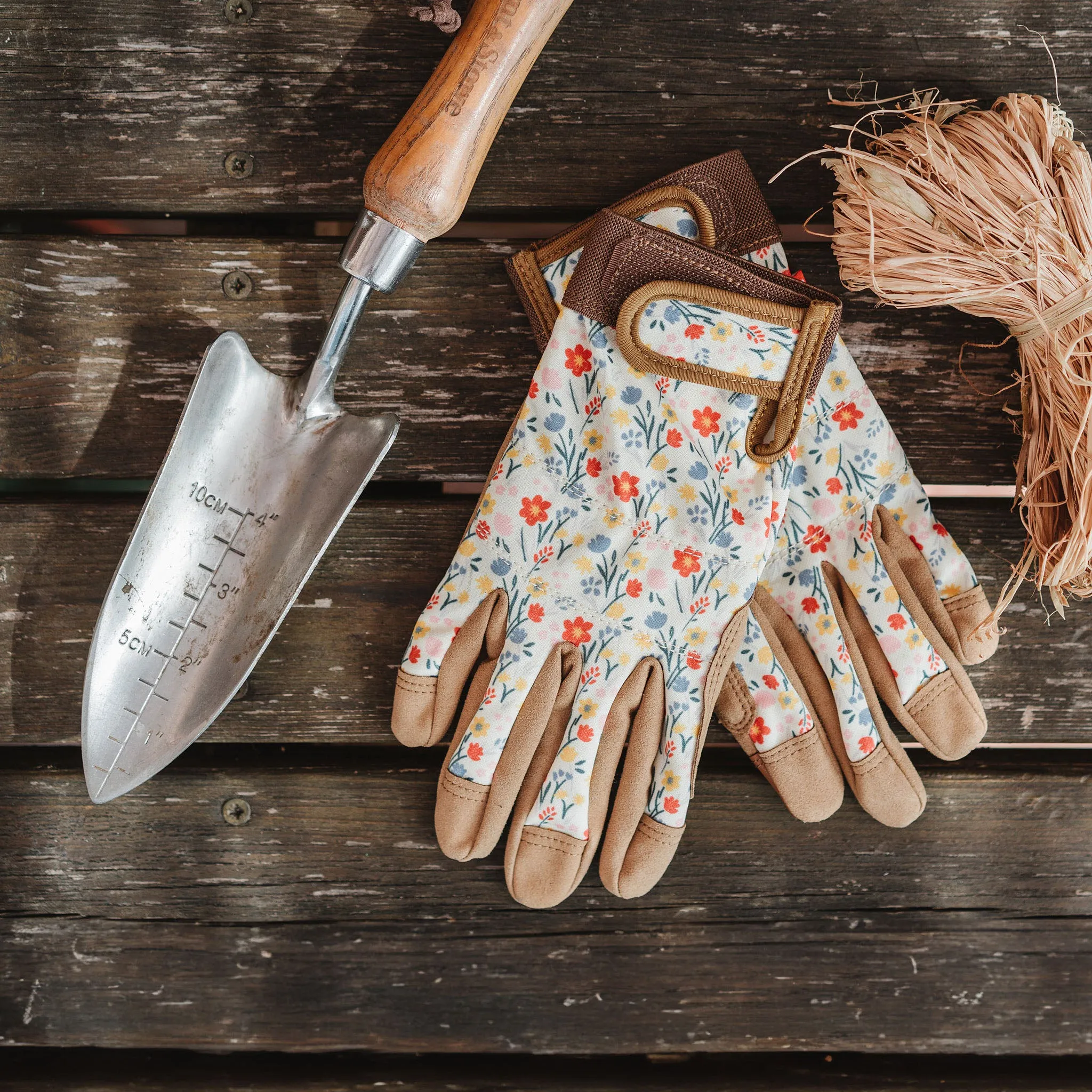 Kent & Stowe Cream Meadow Flowers Premium Comfort Gloves - Ladies Small