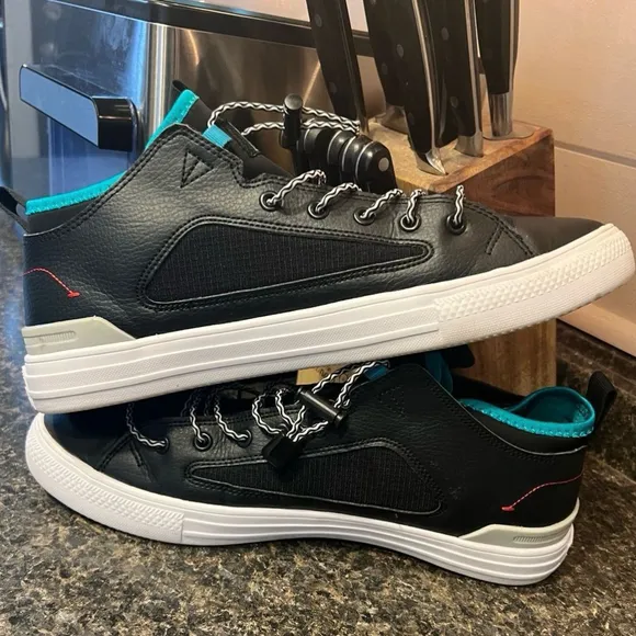 Like New Converse Chuck Taylor All Star Ultra Low Black Turbo Green