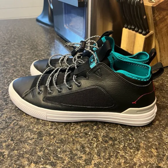 Like New Converse Chuck Taylor All Star Ultra Low Black Turbo Green
