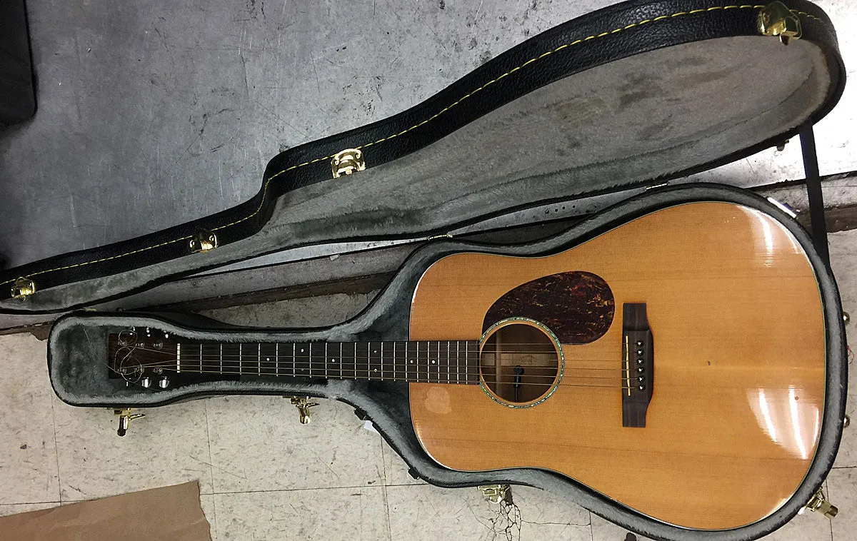 Martin D-16 Acoustic Guitar 2004
