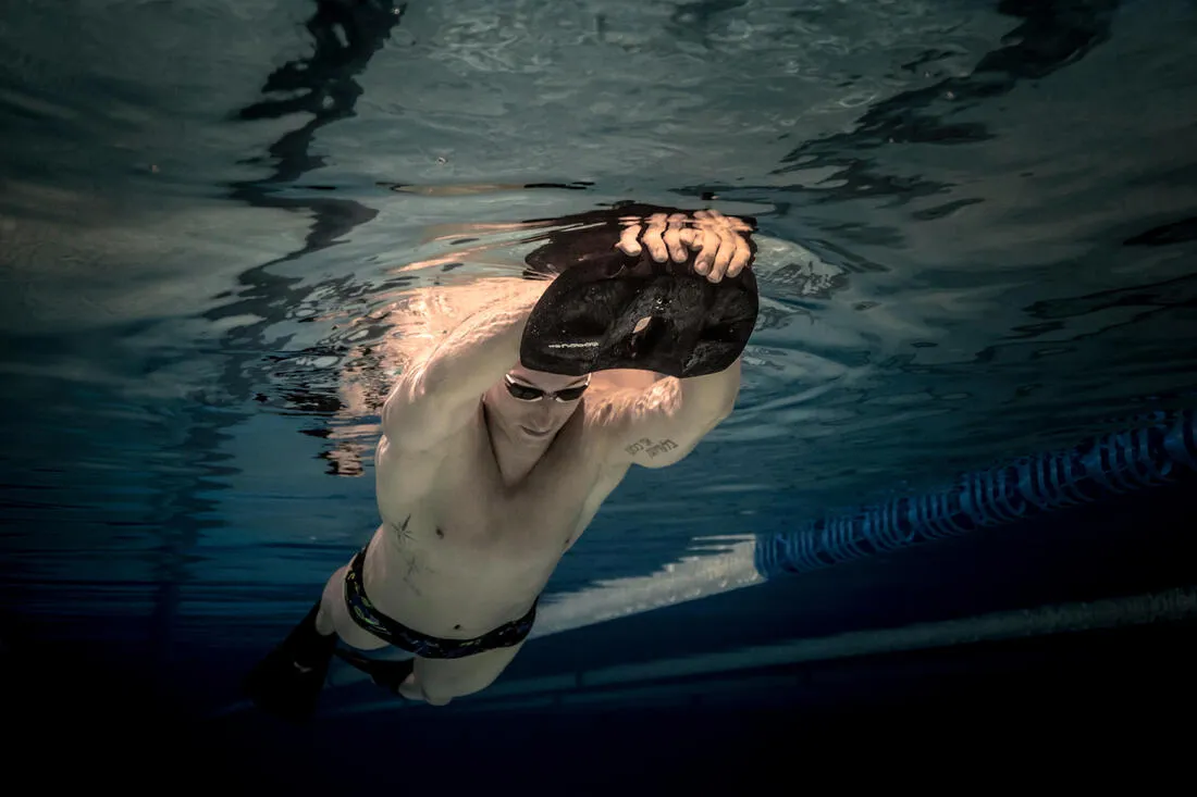 PULL KICK 900 2 IN 1 -SWIMMING PULL BUOY & KICKBOARD - BLACK