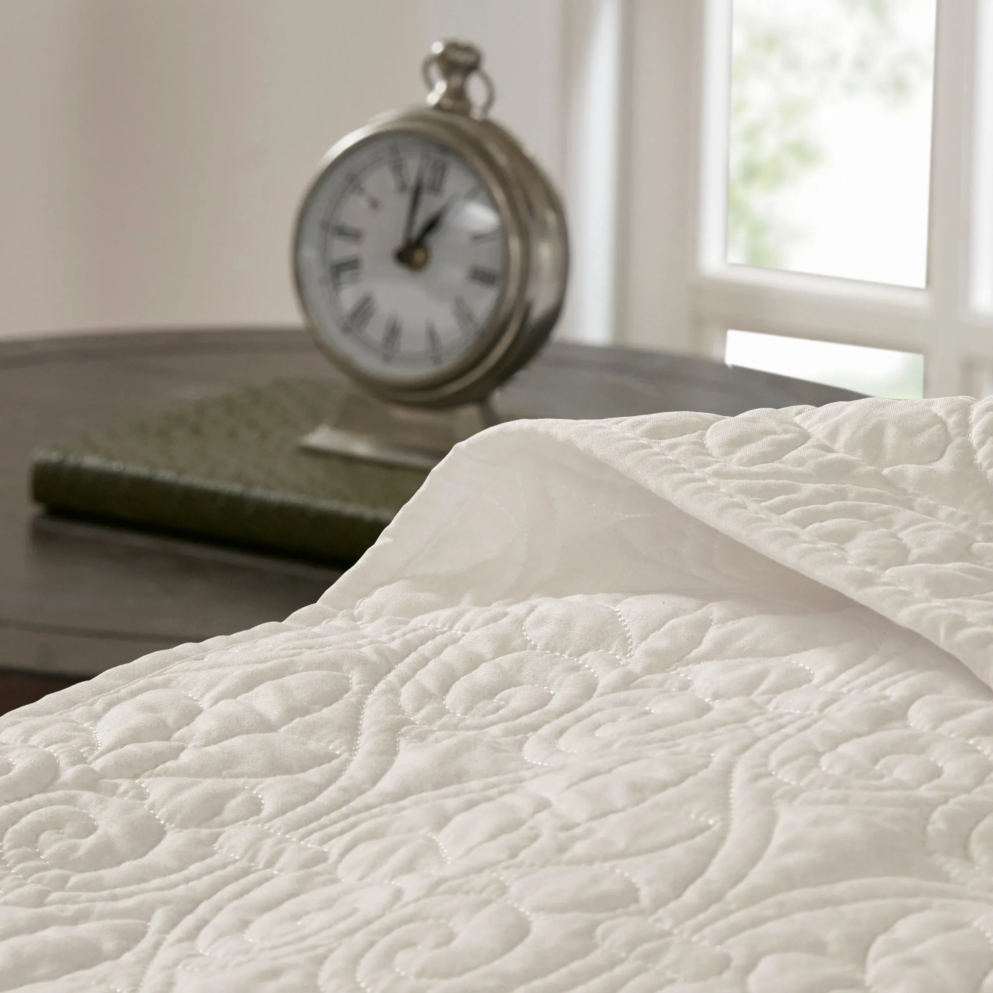 Vancouver Reversible Quilt Set