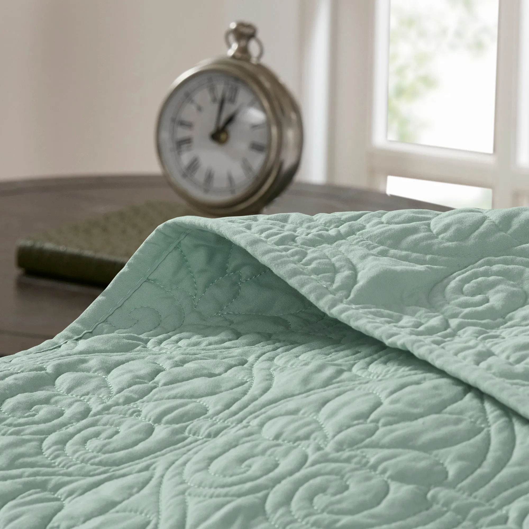 Vancouver Reversible Quilt Set