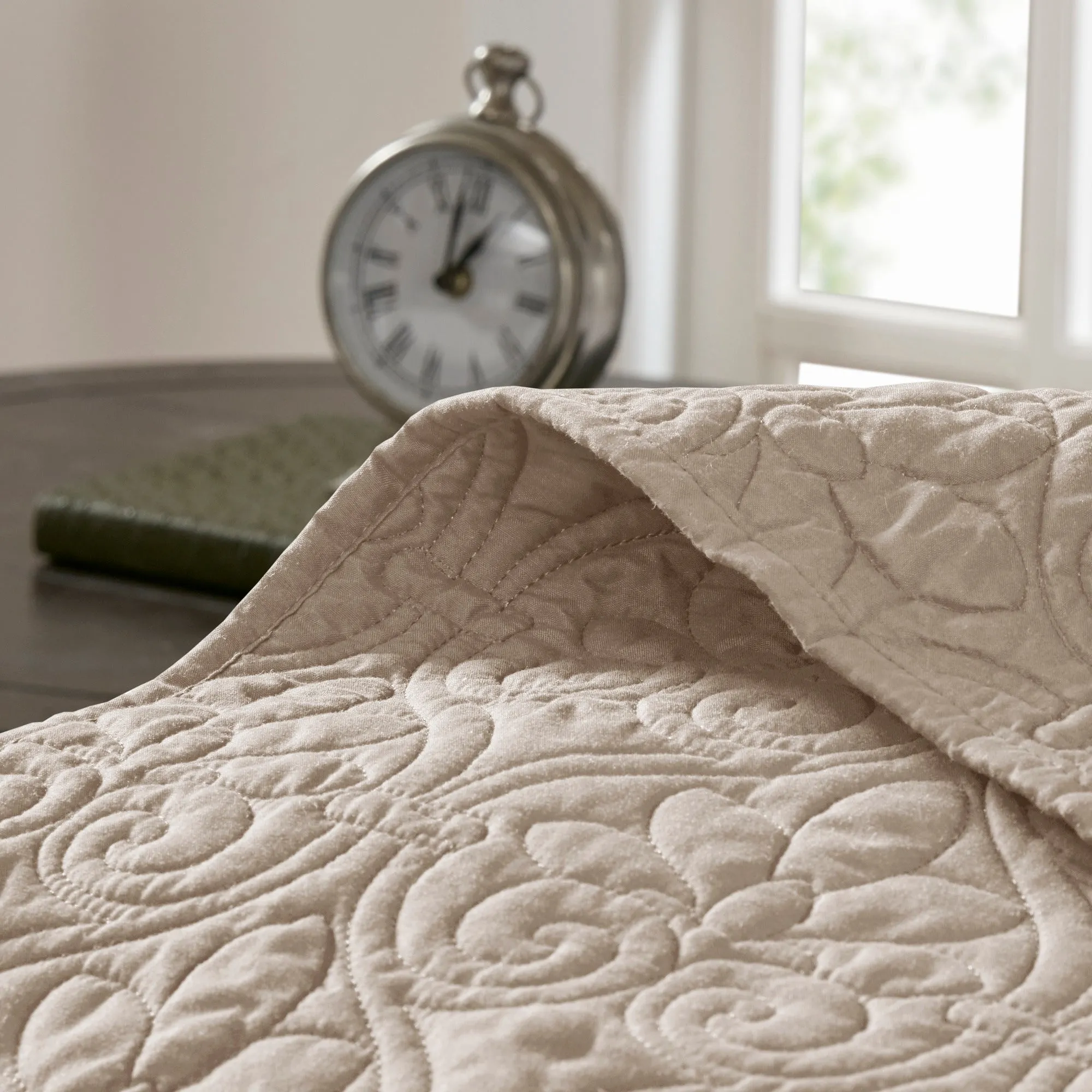Vancouver Reversible Quilt Set